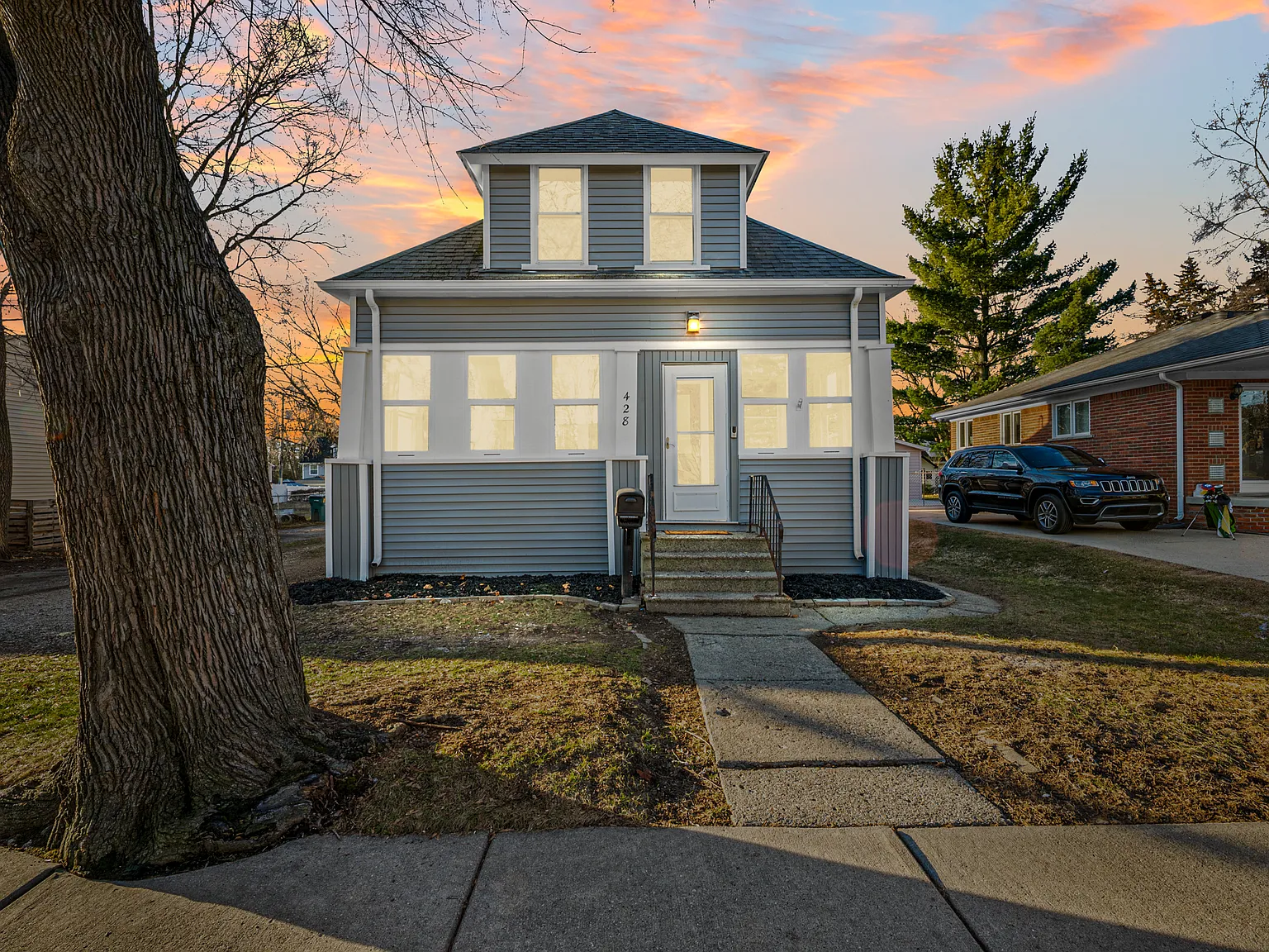 3 bed, 1.5 bath, 1120 sqft, $2,250 — Photo 2