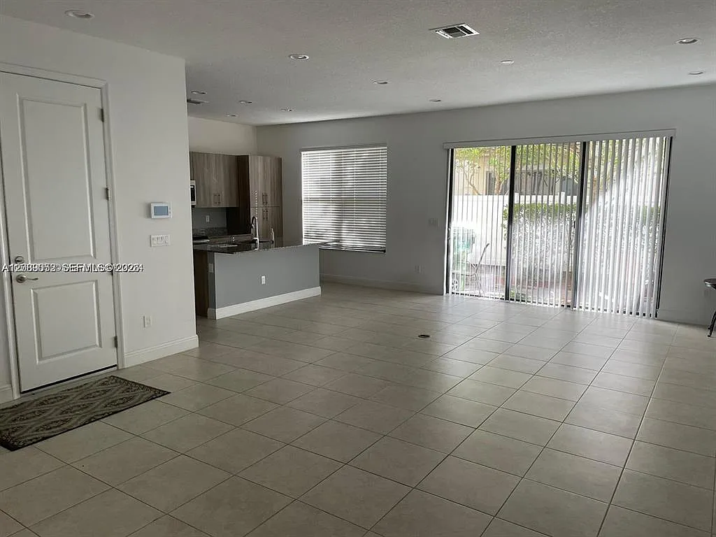 20962 NW 1st Dr — Photo 3