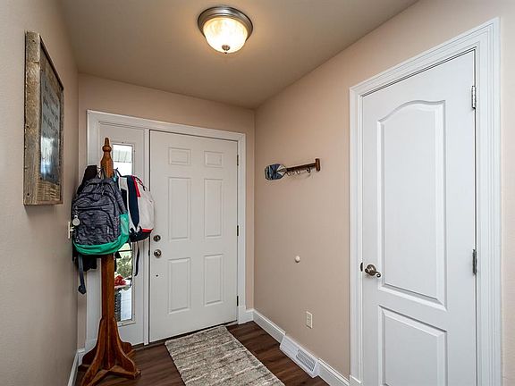 5th image of 419 Chamber Dr