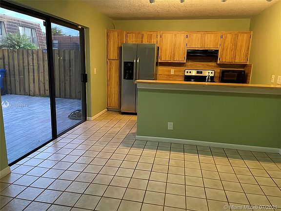 3rd image of 4867 NW 94th Ter