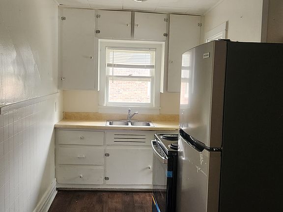 4th image of 1937 Garfield St #2