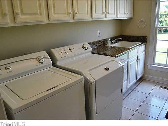 5th image of 915 Wild Dogwood Ln