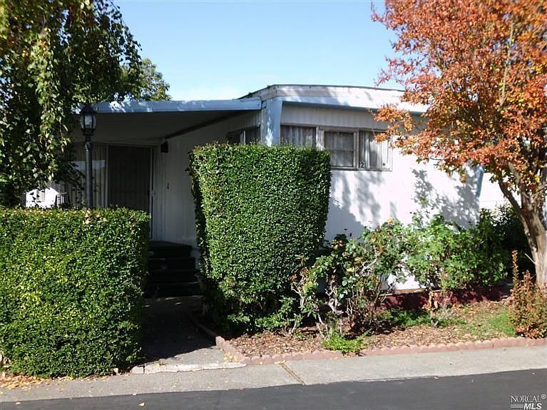 1st image of 121 Candlewood Dr