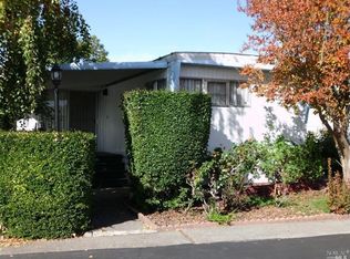 121 Candlewood Dr, Petaluma, CA 94954