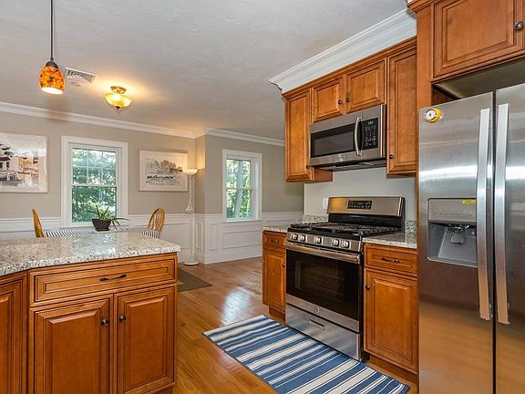 5th image of 65 Cleverly Ct APT 5