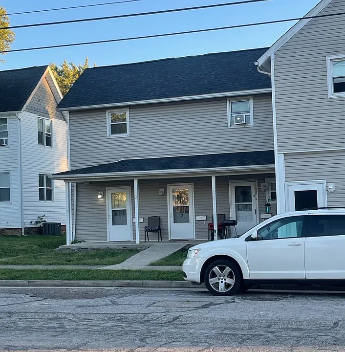 121 W Ohio St #4