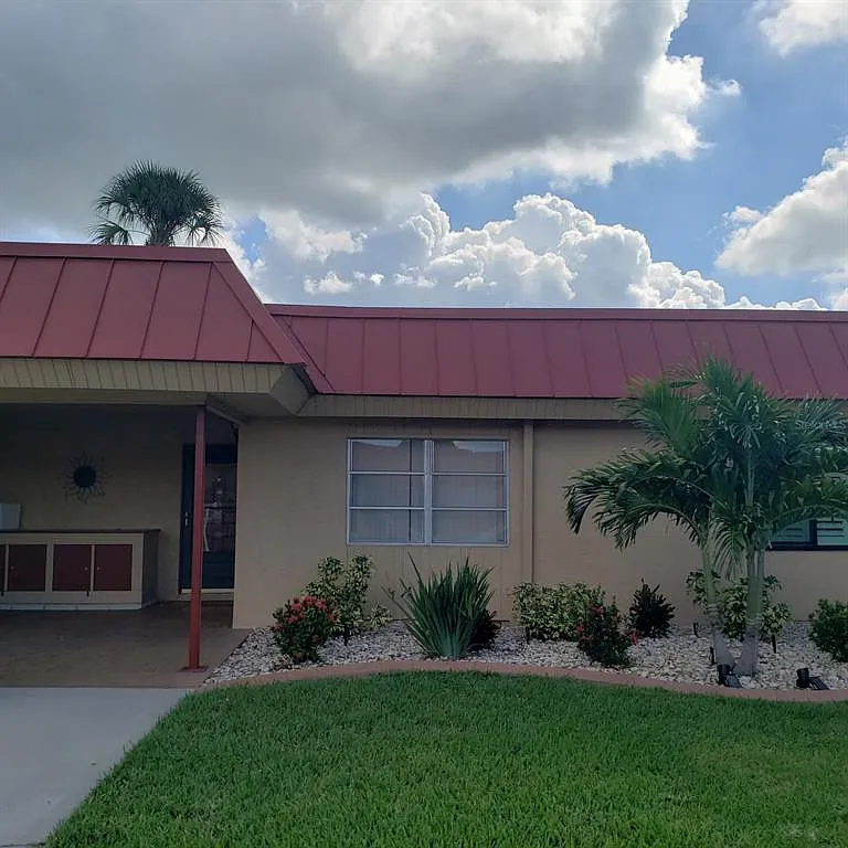 2 bed, 2.0 bath, 1296 sqft, $4,200 — Photo 2