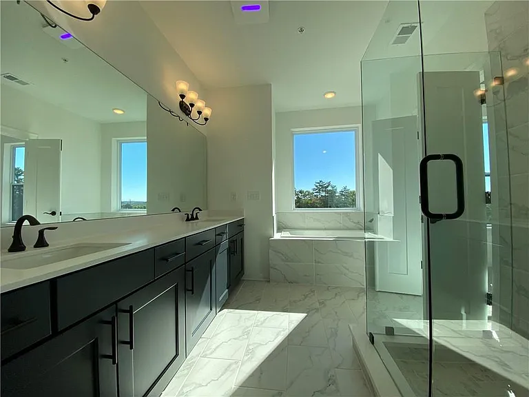 435 Ashbury Dr — Photo 14