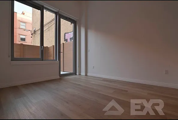 Rented by EXR | media 4