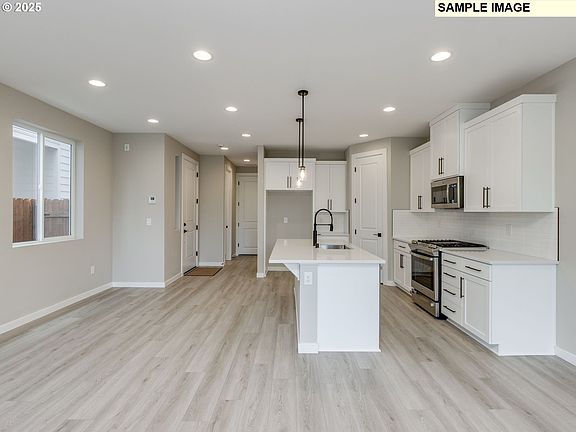 3rd image of 928 NW 178th Way