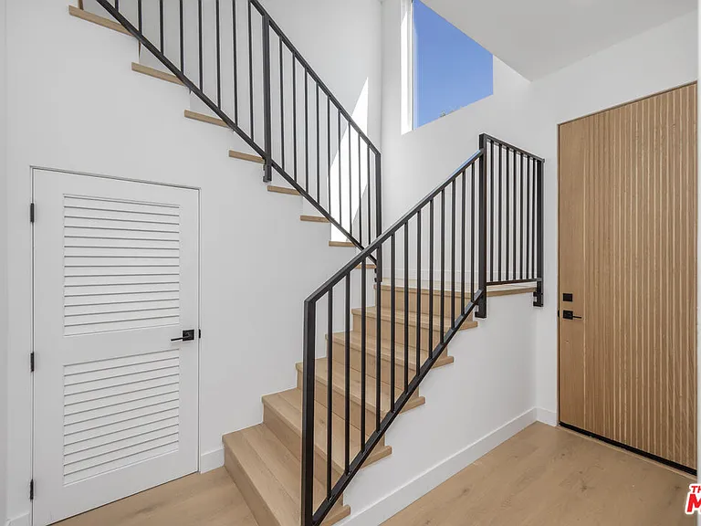 1334 Mohawk St — Photo 4