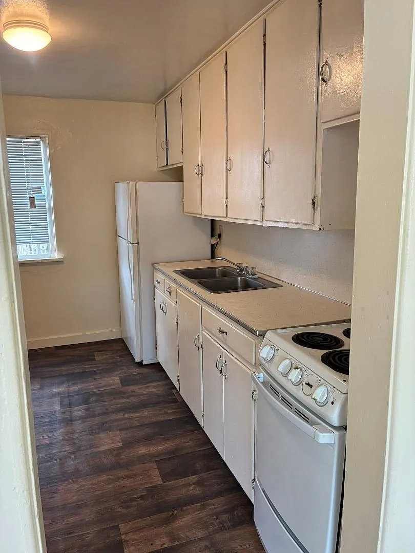 1134 Elba Ave - #8 — Photo 1