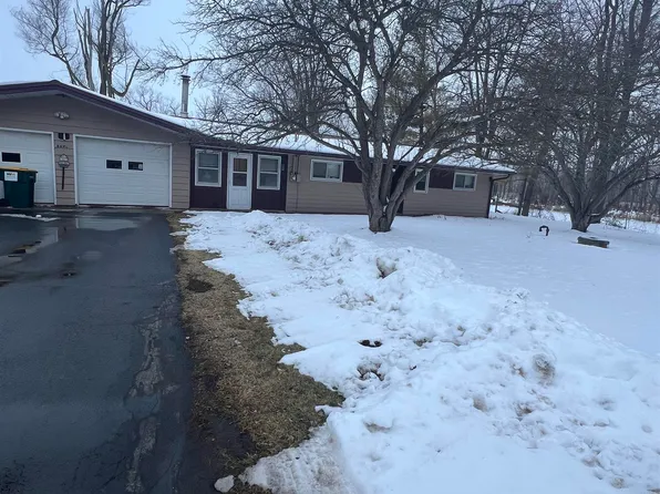 346 S South St, Kingston, WI 53939