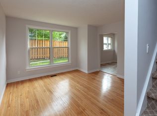 295 Shepherd Ave #1A, Cambridge, ON N3C 1T9