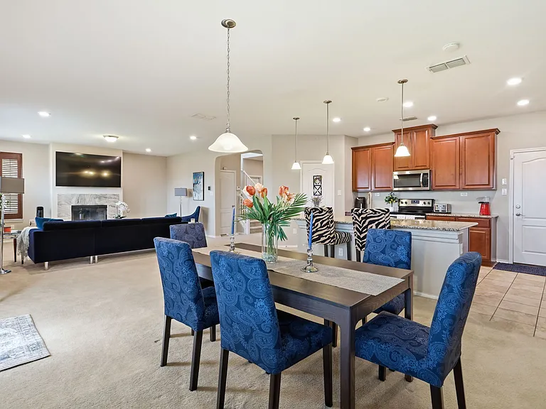 7910 Emmeline Dr — Photo 8