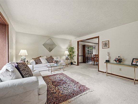5th image of 167 Black Oak Dr