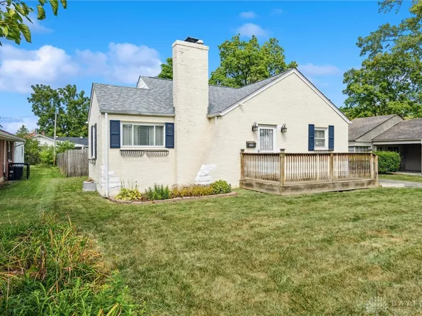 701 E Dorothy Ln, Dayton, OH 45419
