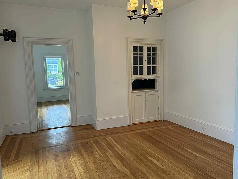 18 Indiana Ter — Photo 12