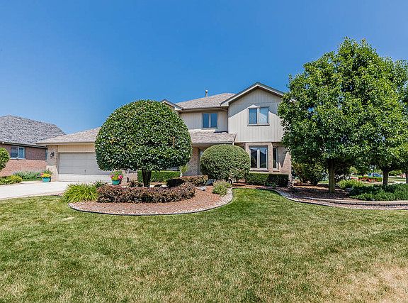 3rd image of 19527 Southfield Ln