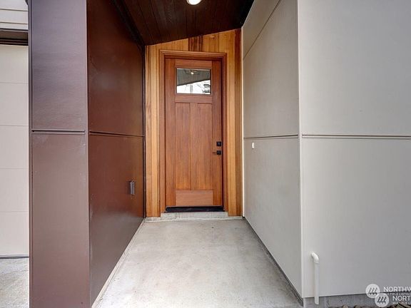 3rd image of 113 24th Street NE