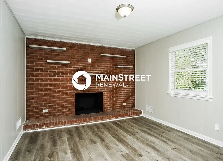 9909 Lakewood Dr — Photo 4