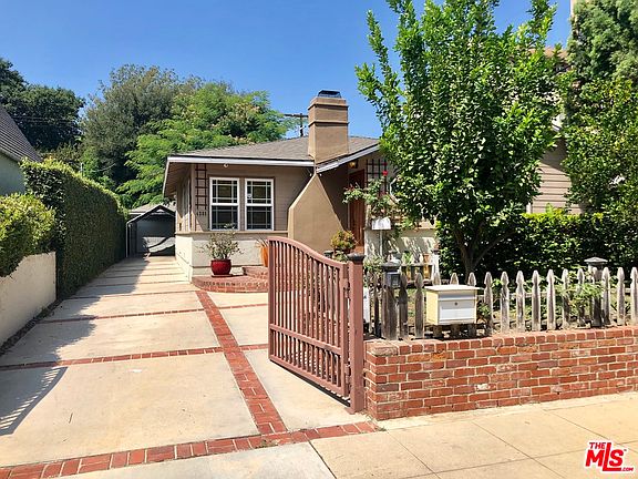 2nd image of 4385 Camellia Ave