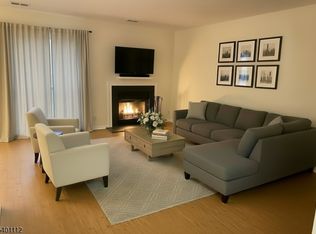 71 Sage Ct #71, Bedminster, NJ 07921