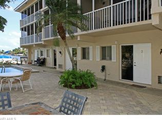 9524 Gulf Shore Dr APT 3, Naples, FL 34108