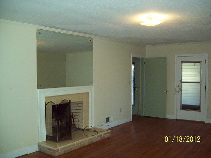 2nd image of 6863 Nursery Rd