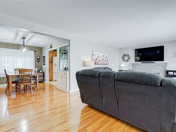 5th image of 13 Wedgewood Dr