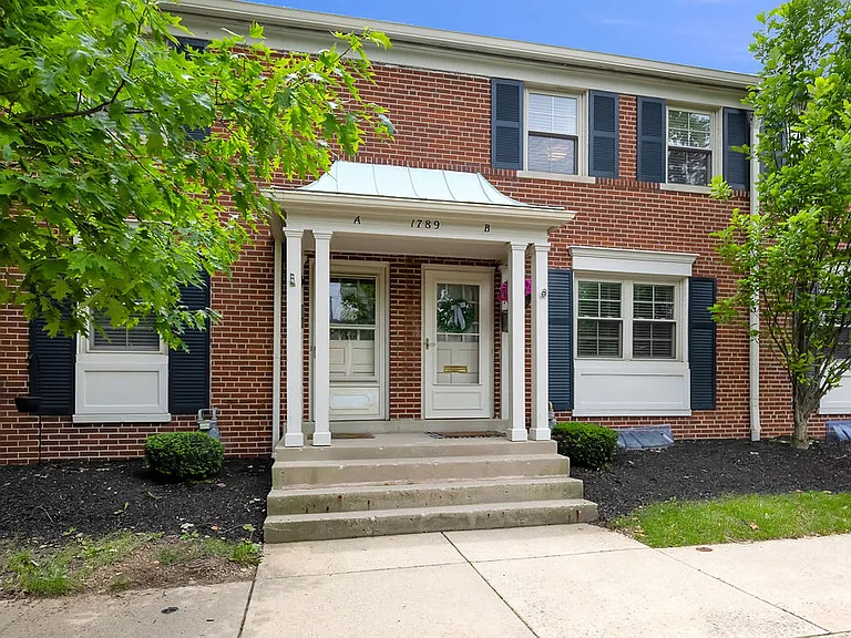 1789 Kings Ct #B — Photo 2