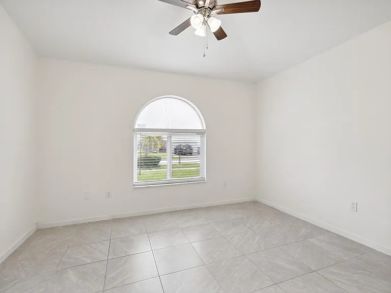 13961 SW 156th Ter — Photo 12
