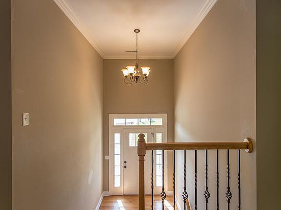 3rd image of 10119 Hunters Hollow Dr