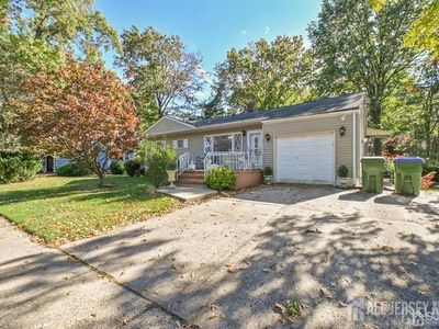 34 Magnolia St, Edison, NJ, 08817