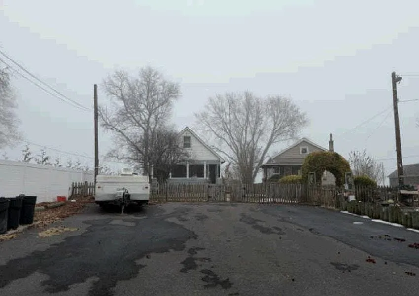 4230 Lynhurst Rd photo 1