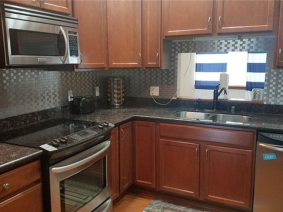 2nd image of 3147 SE Beechcrest Ct