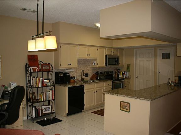 3rd image of 3141 Malone Dr