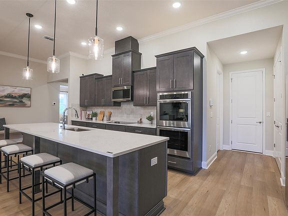 4th image of 765 SE Essex Drive