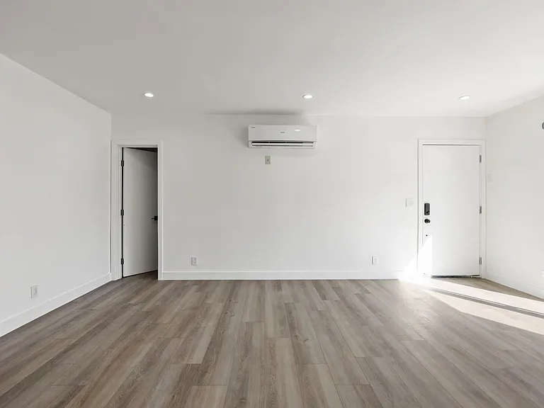 8777 Cadillac Avenue Apartments — Photo 53