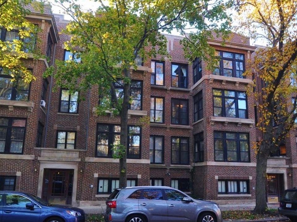 Front Entrance Blackstone Ave - 2nd Floor Unit