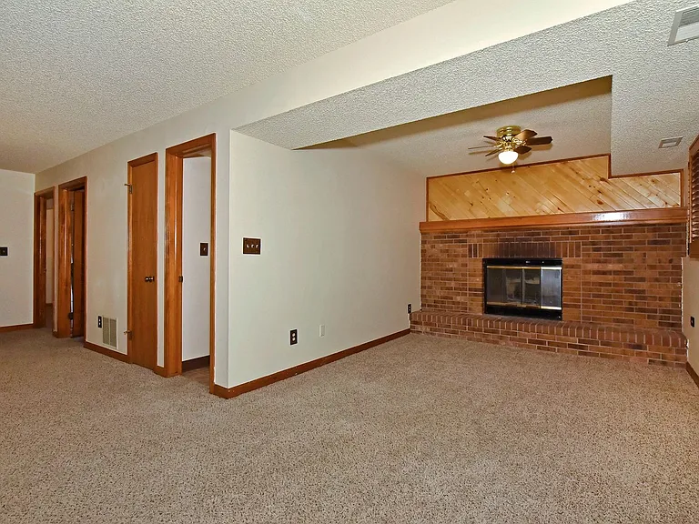 3729 Thundercloud Dr — Photo 17