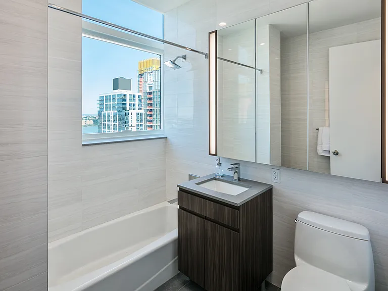 507 W 28th St #28C — Photo 5