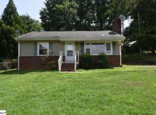 430 Pineview Dr, Pickens, SC 29671