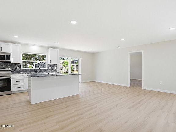 5th image of 703 Hawks Ridge Rd