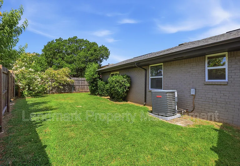 4349 Altamesa Blvd — Photo 29
