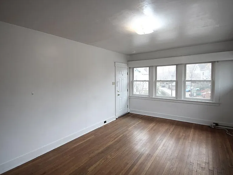 311 Franklin Ave #3 — Photo 4