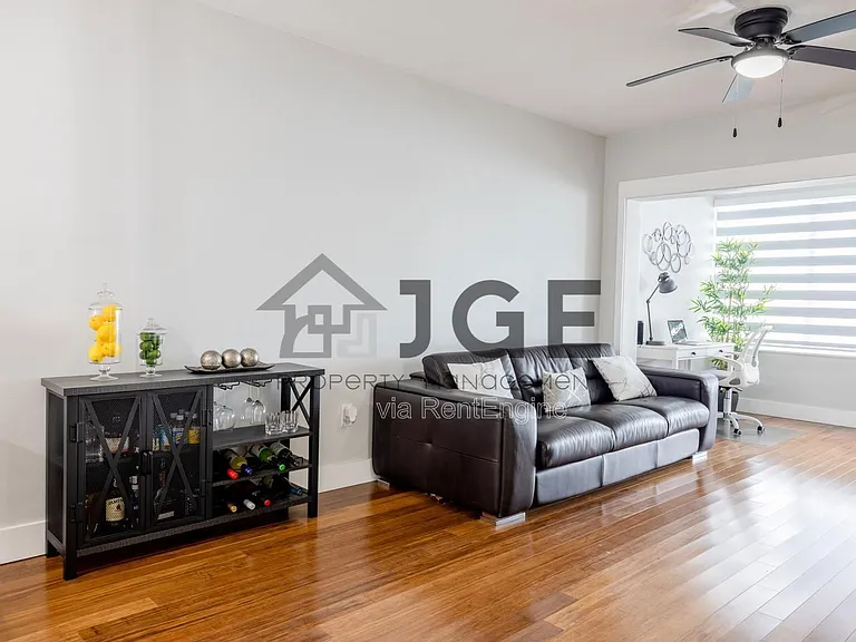 270 NE 191st St #103 — Photo 20