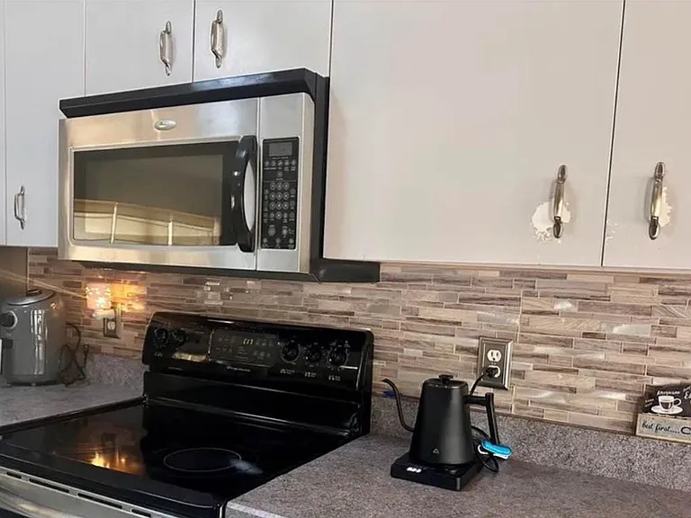 28 Edward Dr — Photo 7