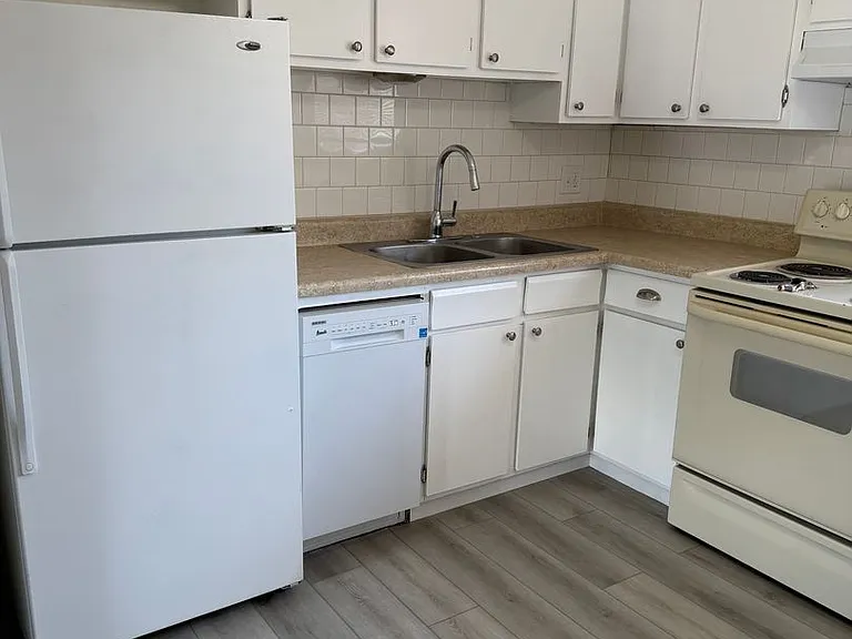 1809 Earlyview Ct — Photo 7