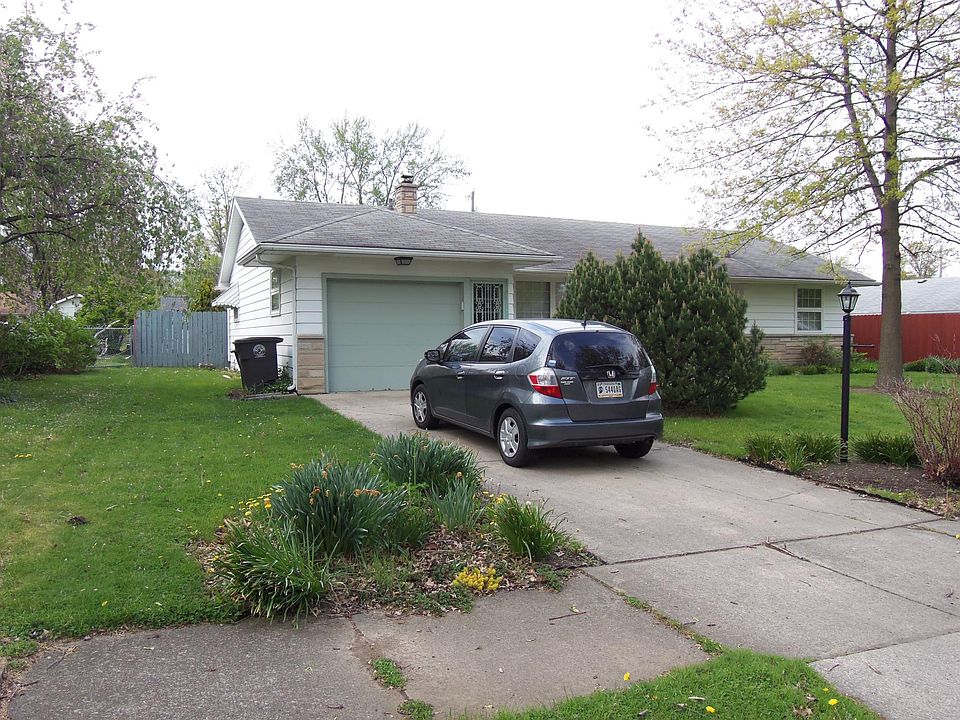 2nd image of 2915 Clara Ave